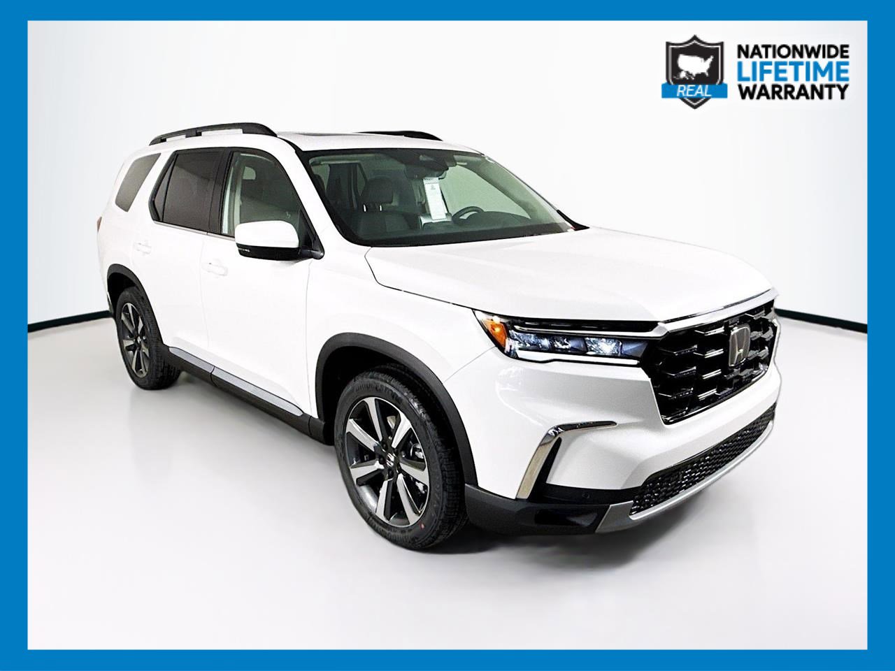 New 2025 Honda Pilot Touring image 1