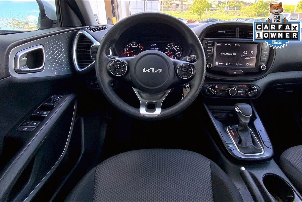Used 2022 Kia Soul LX w/ Technology Package FWD image 5