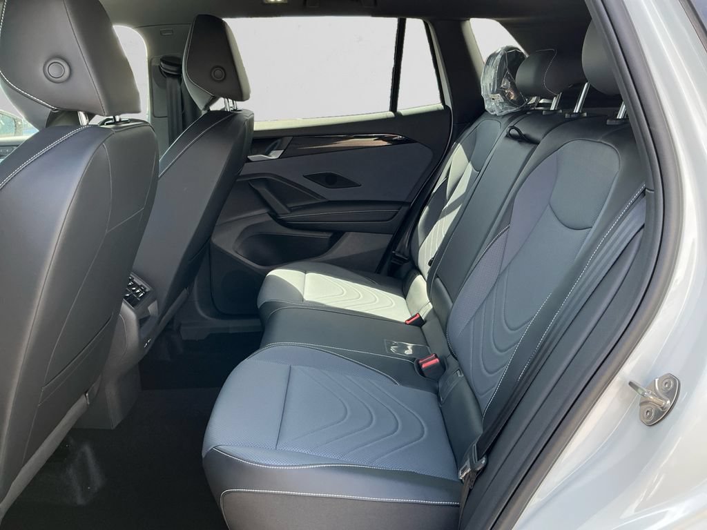 New 2026 Volkswagen Tiguan SE R-Line AWD/4WD image 13