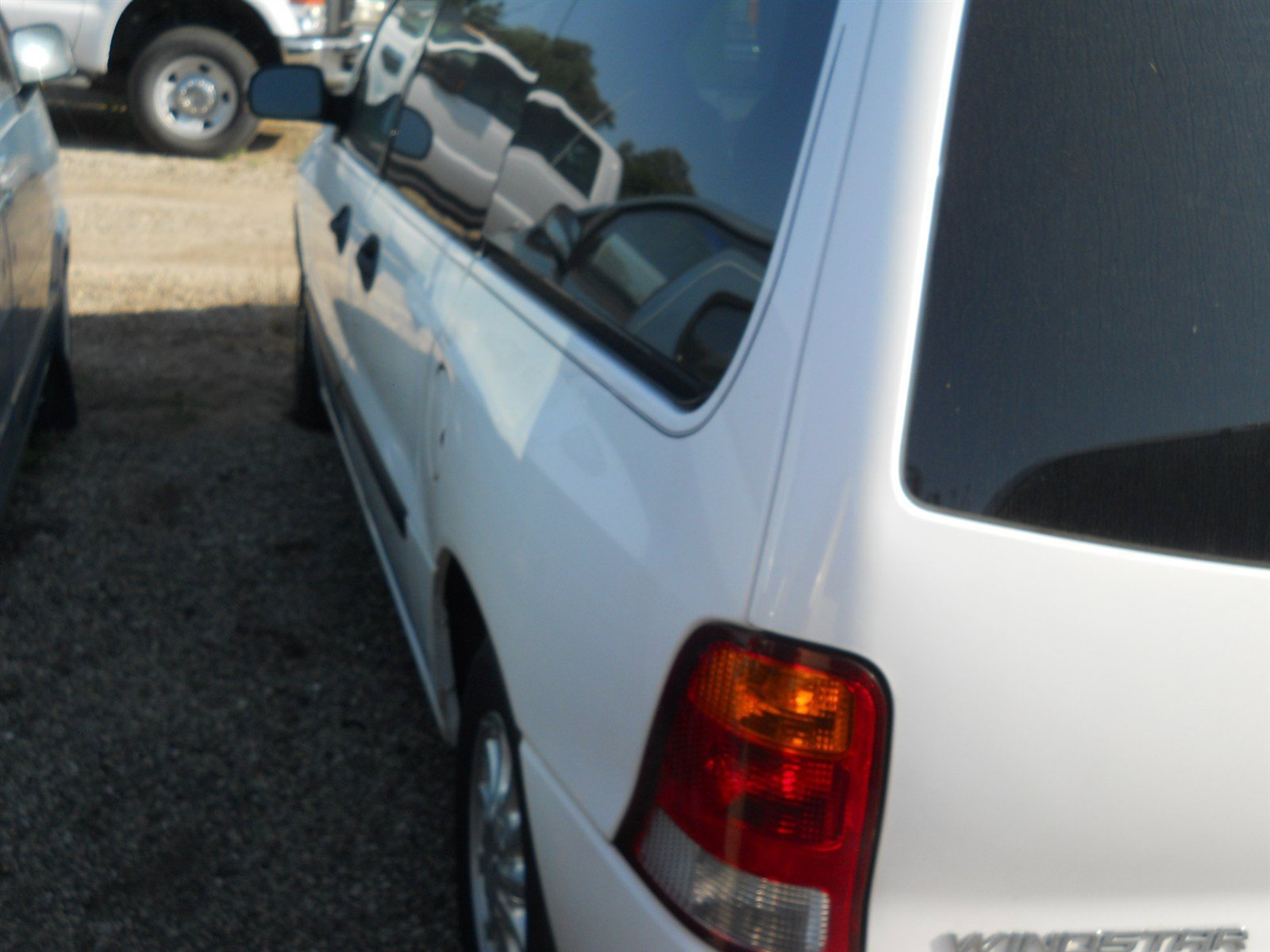 Used 2003 Ford Windstar LX image 4