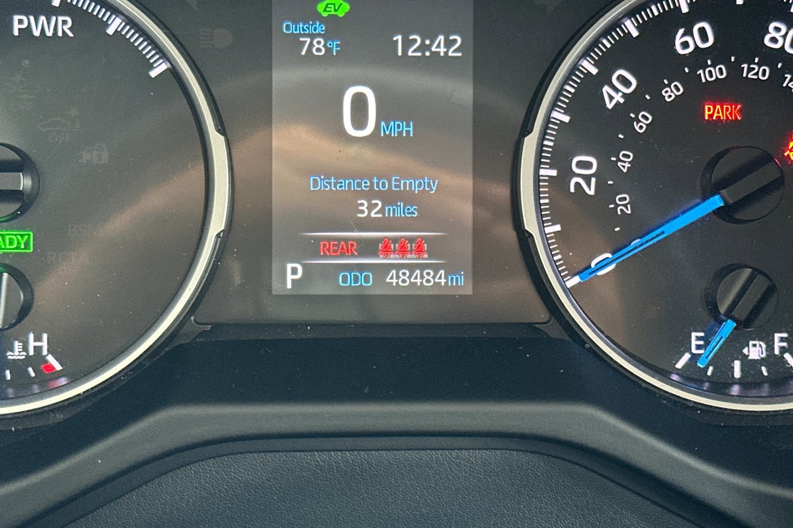 Used 2021 Toyota RAV4 LE AWD/4WD image 24