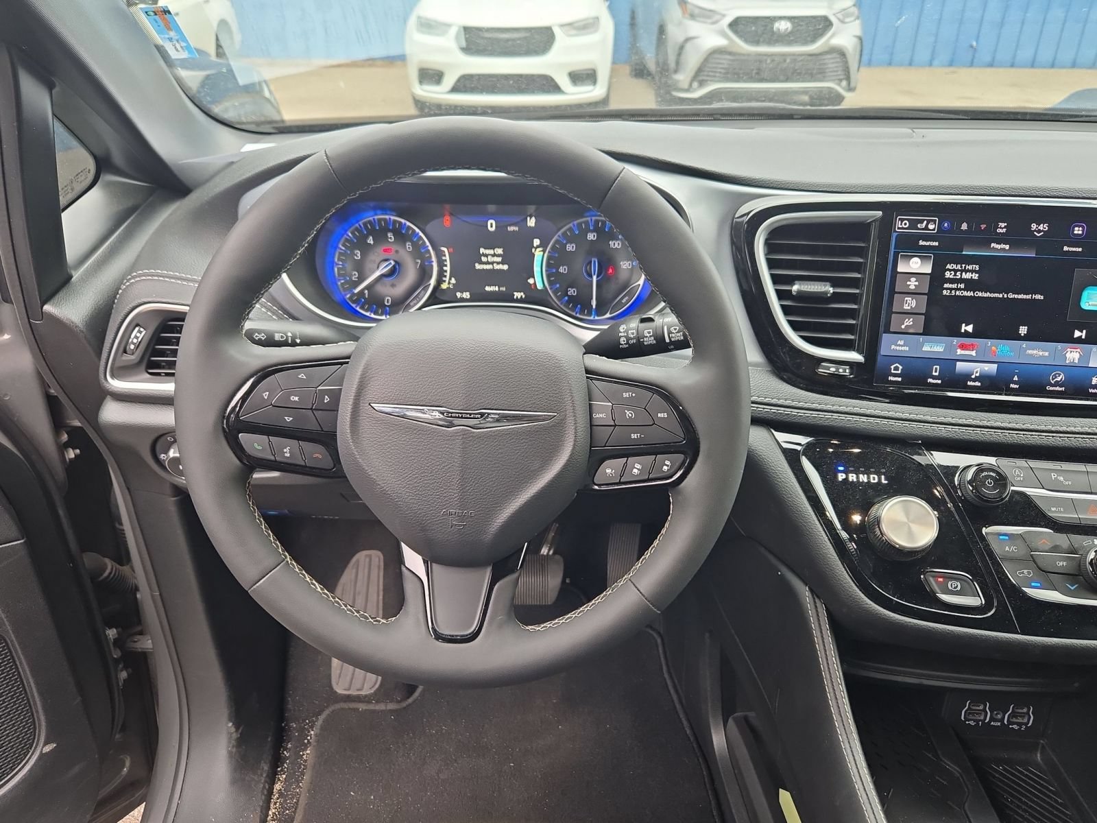 Used 2025 Chrysler Pacifica Limited FWD image 15
