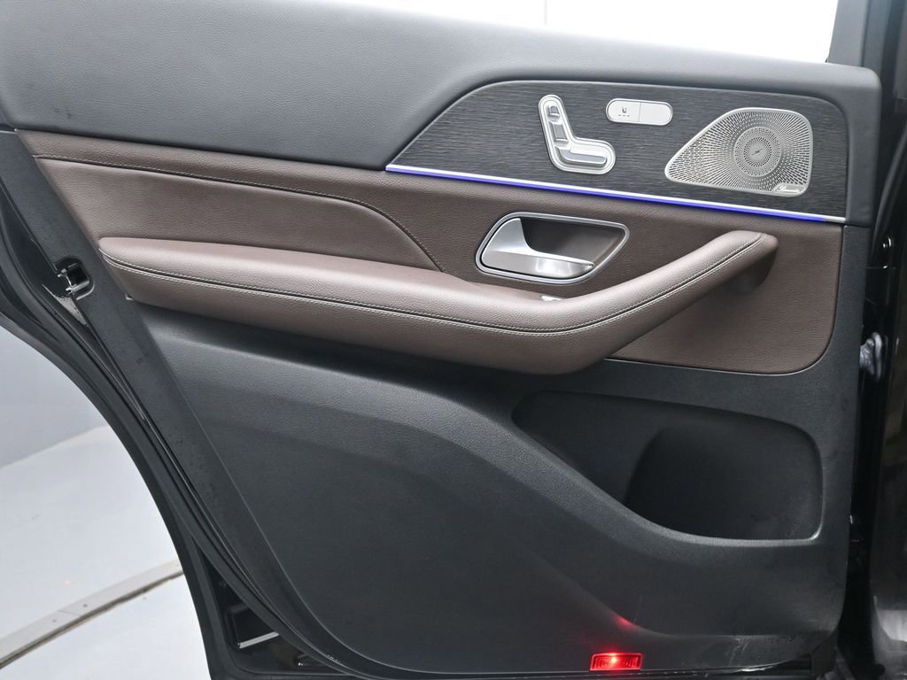 Used 2022 Mercedes-Benz GLS 450 4MATIC w/ Warmth & Comfort Package image 19