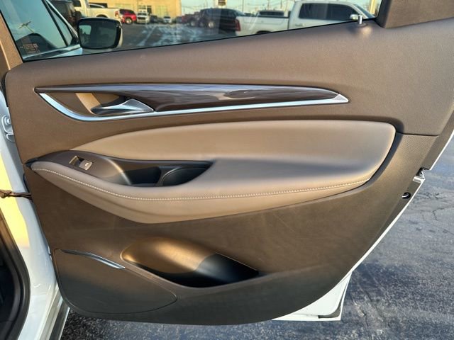 Used 2023 Buick Enclave Essence image 24