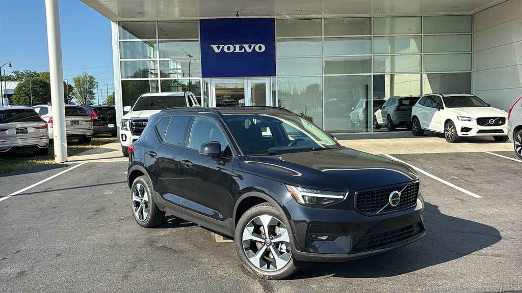 New 2026 Volvo XC40 B5 Plus w/ Protection Package Premier AWD/4WD image 2