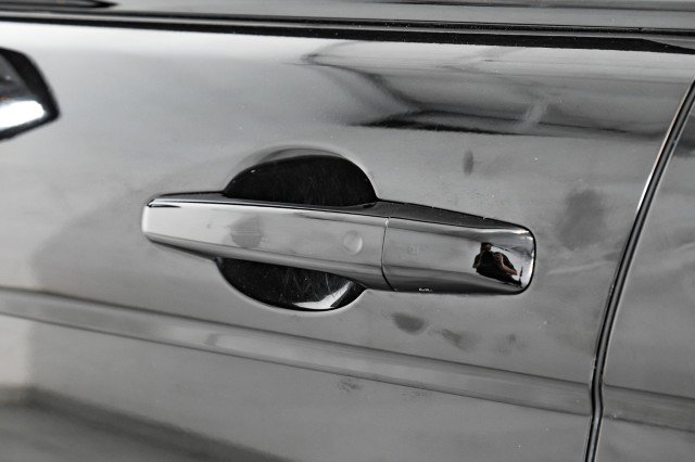 Used 2017 Land Rover Range Rover Evoque SE Premium image 39