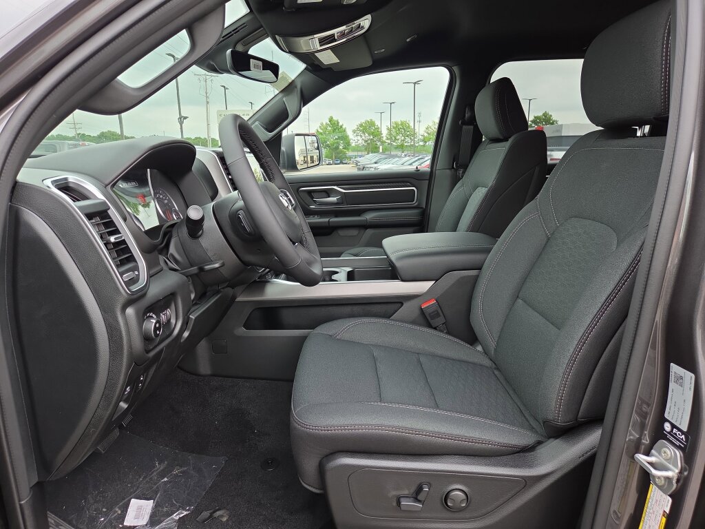 New 2026 RAM 1500 Big Horn AWD/4WD image 6