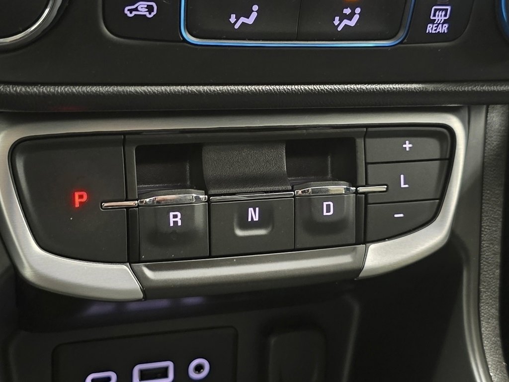 Used 2023 GMC Terrain SLE image 27