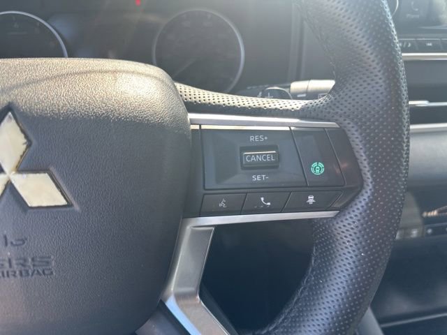 Used 2023 Mitsubishi Outlander SE image 20