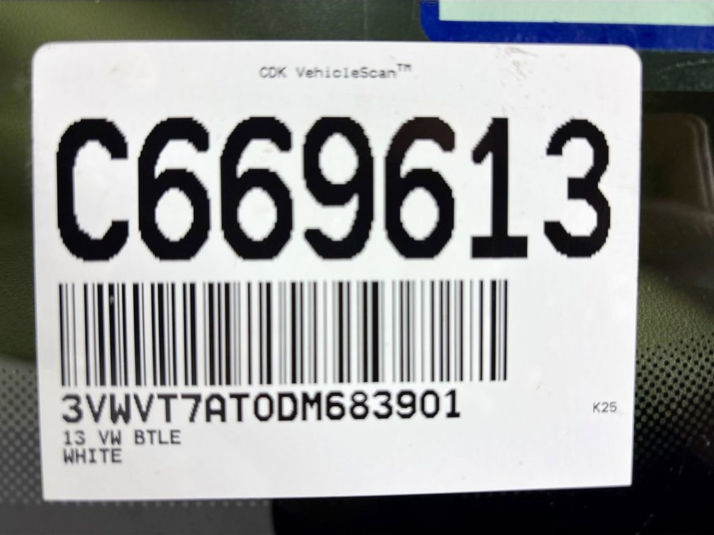 Used 2013 Volkswagen Beetle 2.0T image 22