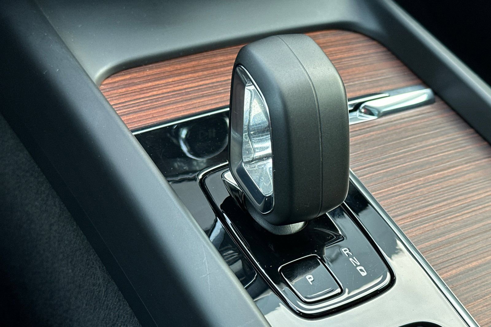 Used 2025 Volvo V60 B5 Cross Country Plus image 23