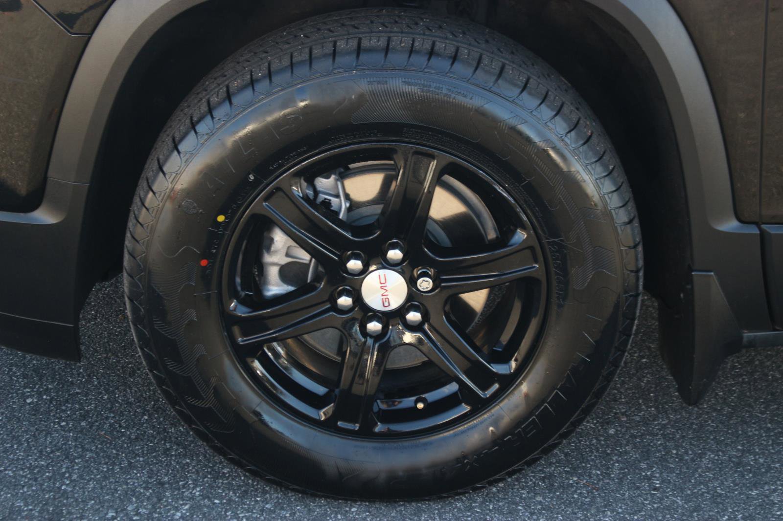 Used 2022 GMC Acadia AT4 w/ Technology Package image 43