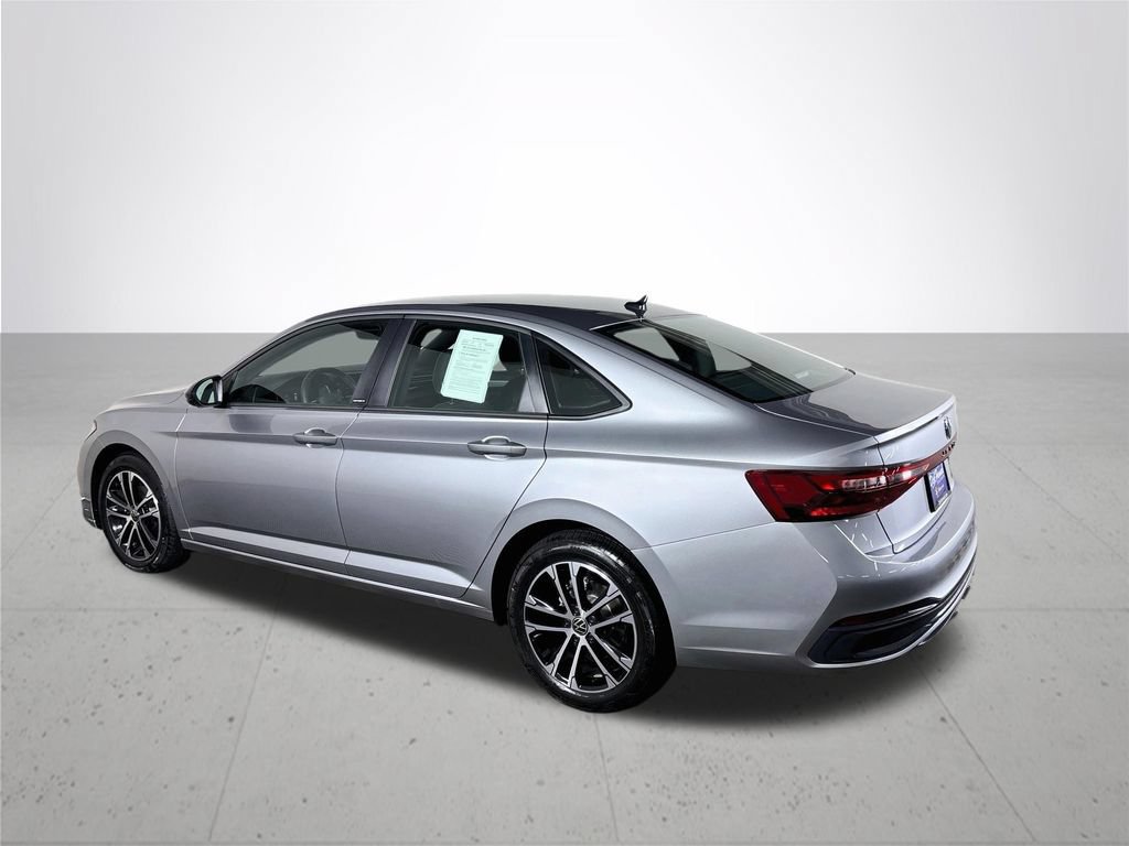 Used 2025 Volkswagen Jetta Sport FWD image 10