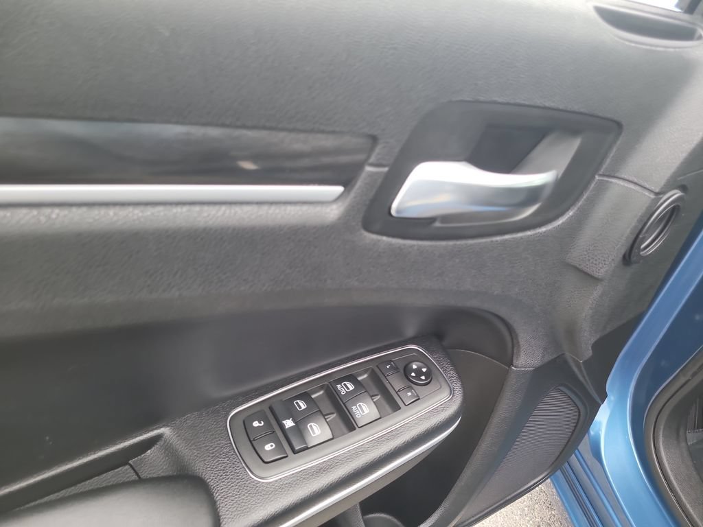 Certified 2021 Chrysler 300 Touring RWD image 17