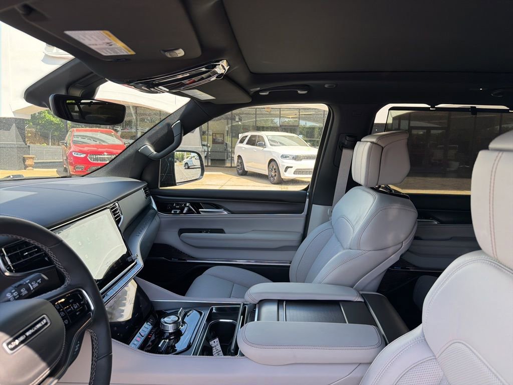 New 2026 Jeep Grand Wagoneer Summit AWD/4WD image 31