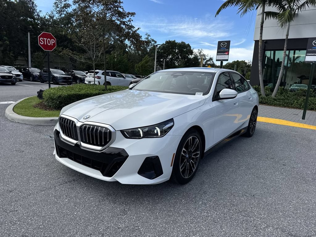 Used 2026 BMW 530i xDrive AWD/4WD image 9