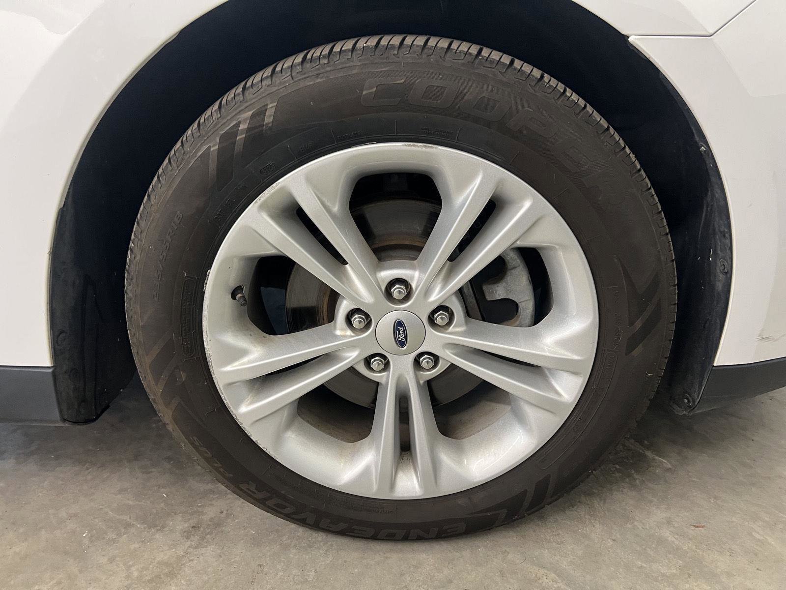 Used 2019 Ford Taurus SE image 38