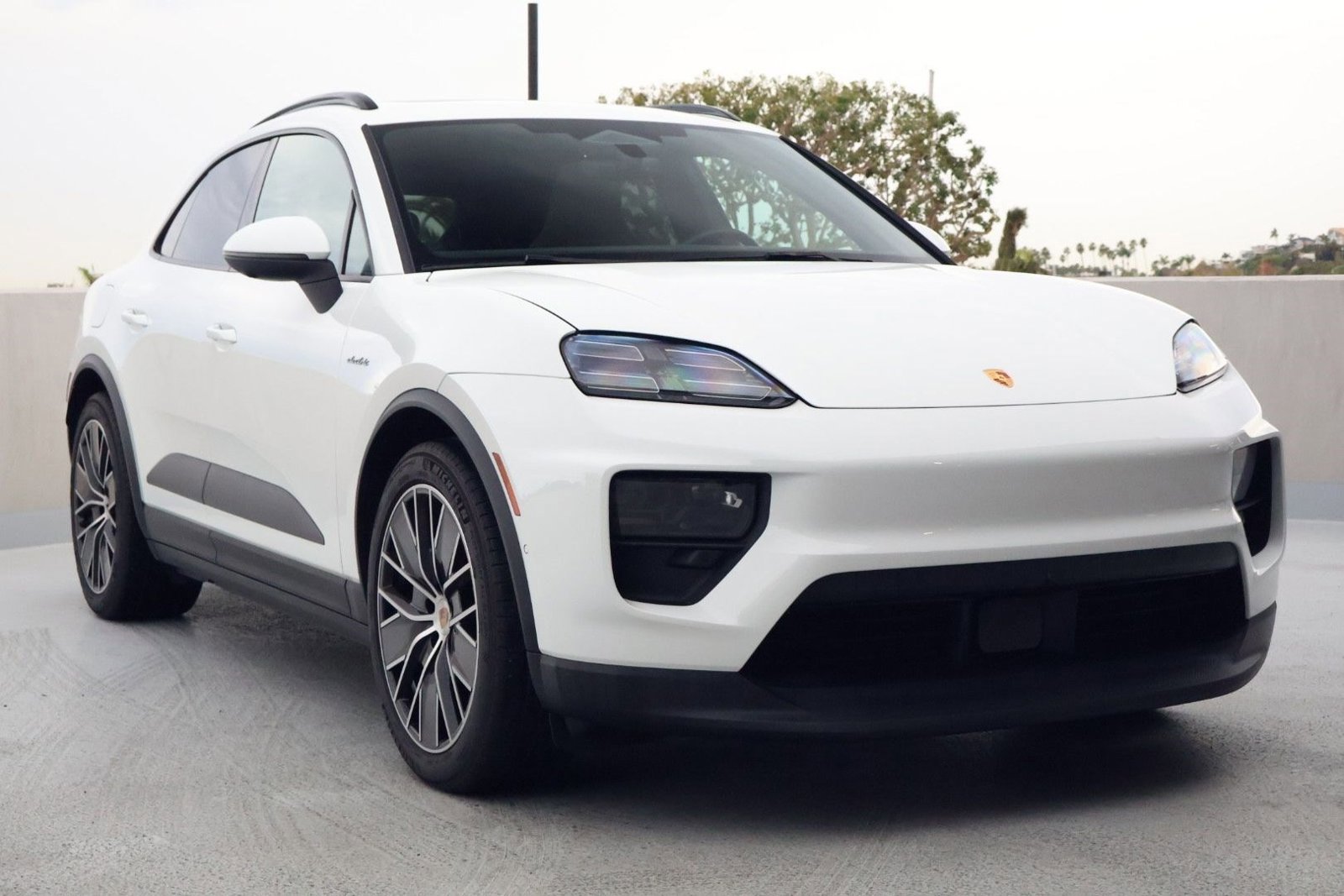 Certified 2024 Porsche Macan 4 Electric image 7