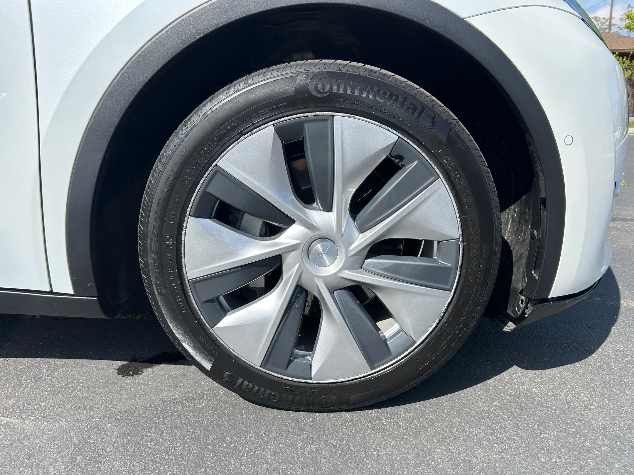 Used 2020 Tesla Model Y Long Range image 28