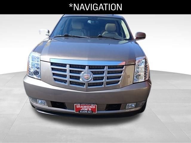 Used 2014 Cadillac Escalade Luxury image 3