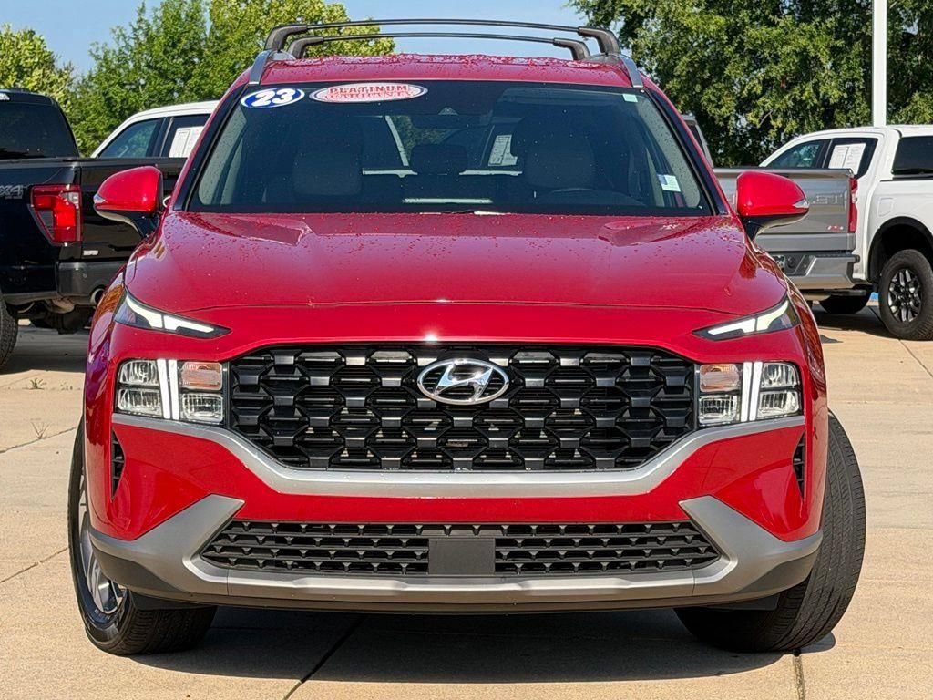 Used 2023 Hyundai Santa Fe SEL FWD image 2