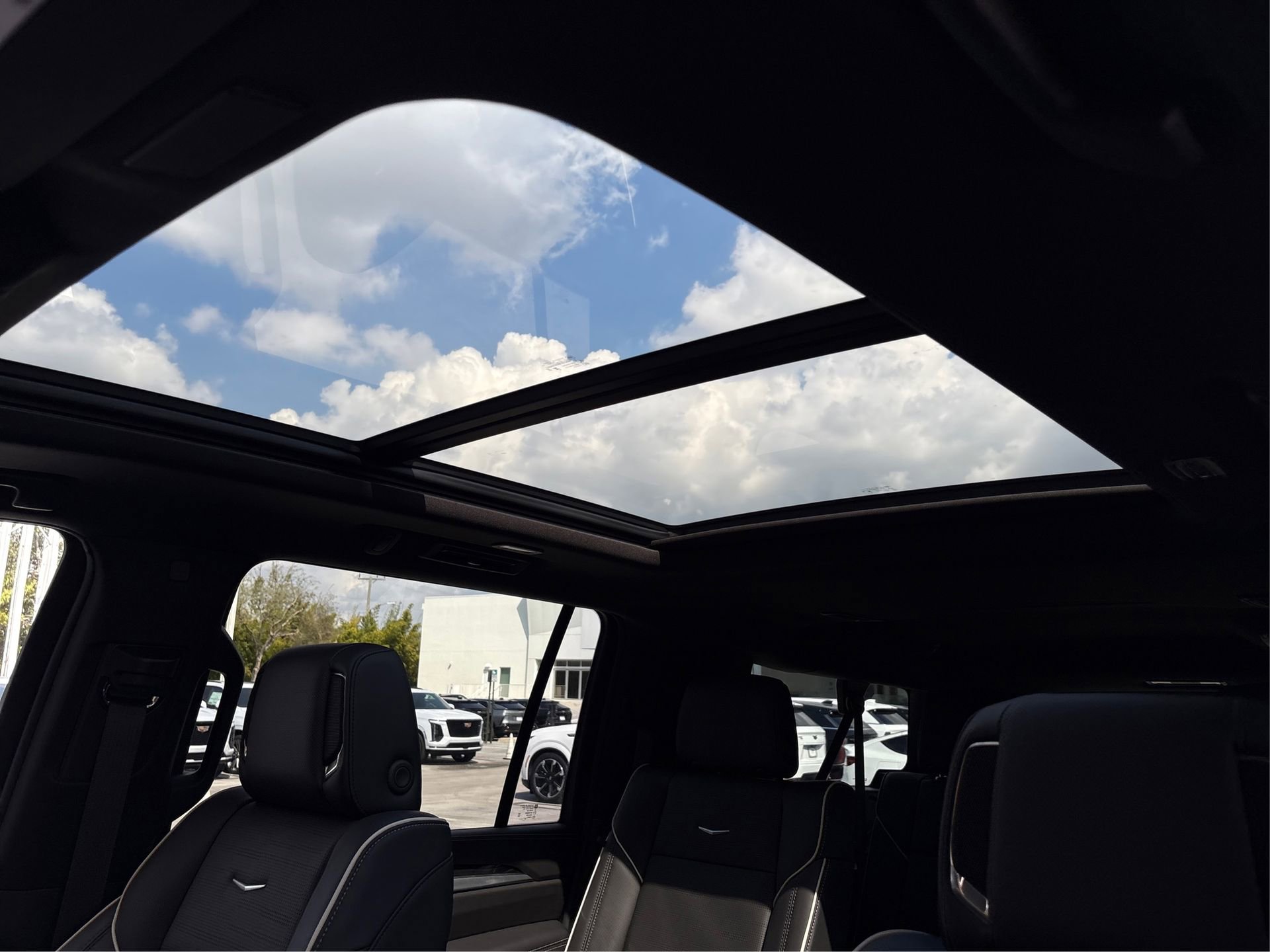 Certified 2026 Cadillac Escalade ESV Sport w/ LPO, ONYX Package image 34