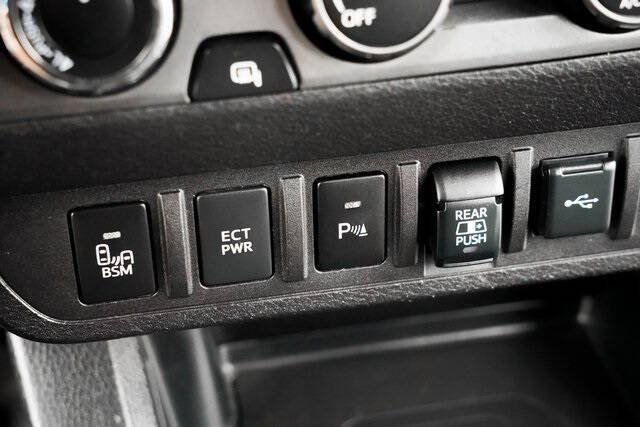 Used 2020 Toyota Tacoma TRD Sport w/ Technology Package AWD/4WD image 21