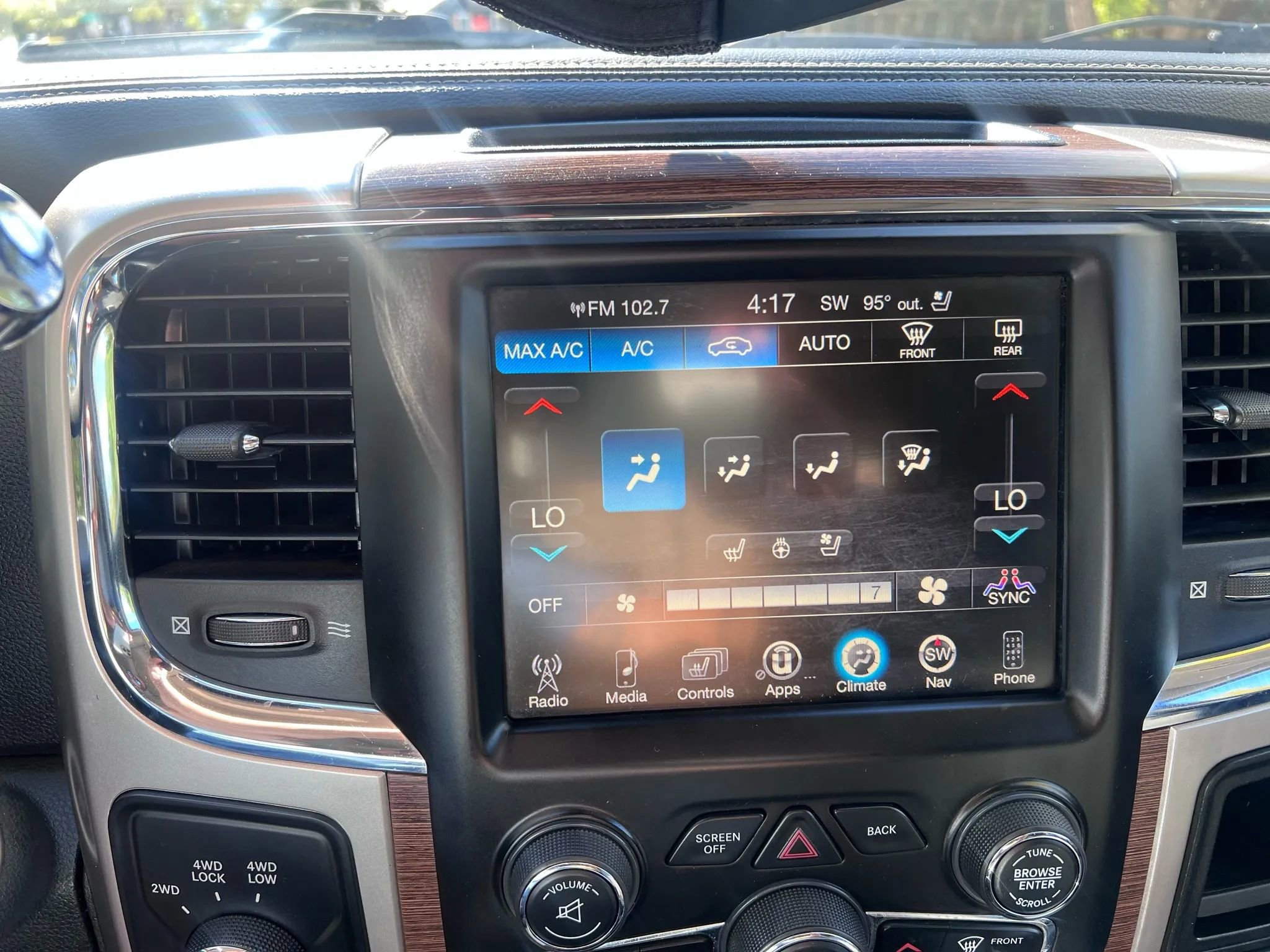 Used 2017 RAM 2500 Laramie w/ Convenience Group image 21