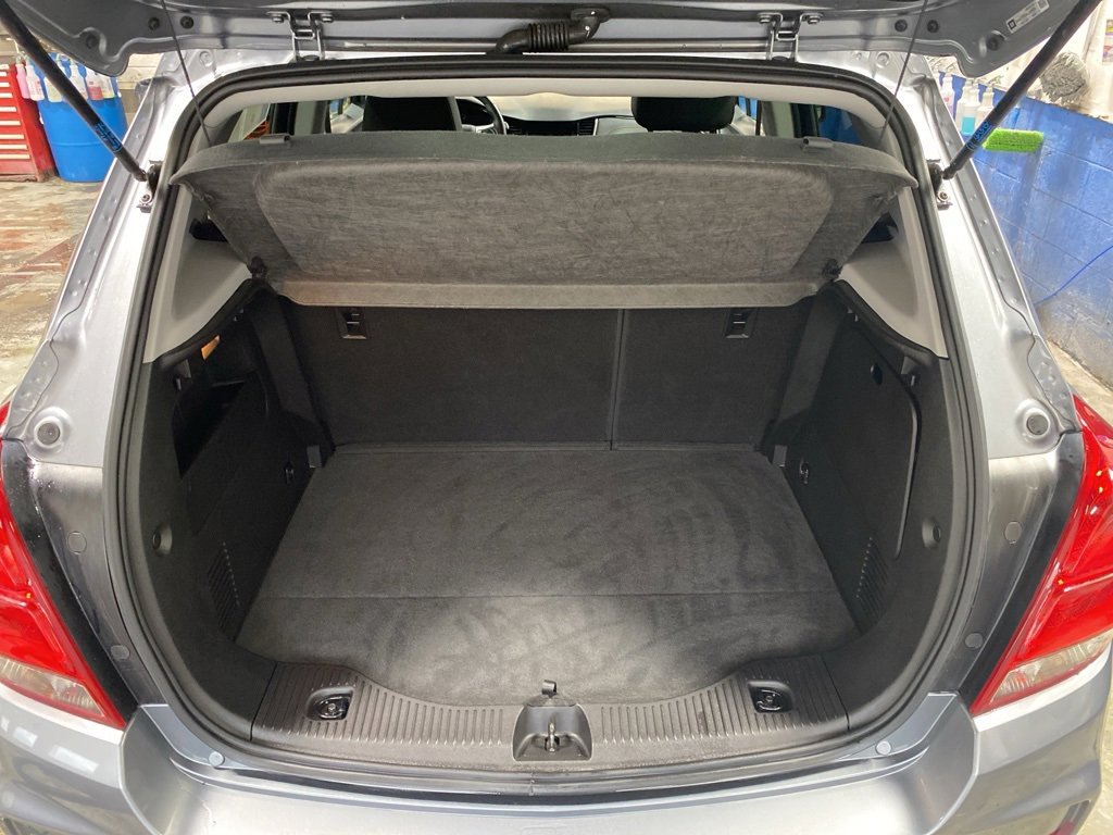 Certified 2020 Chevrolet Trax LT w/ LT Convenience Package image 14