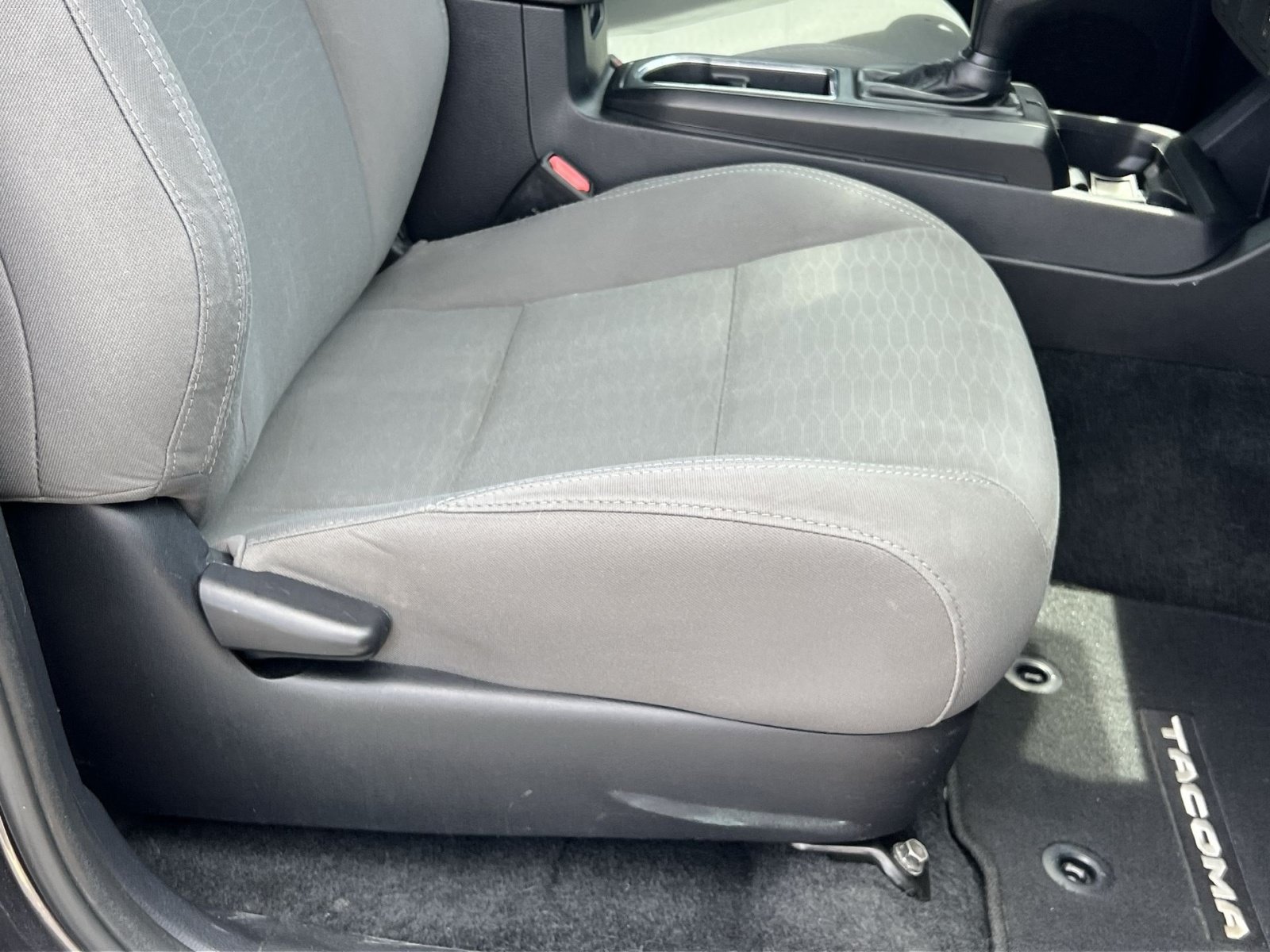 Used 2018 Toyota Tacoma SR w/ SR Convenience Package RWD image 31