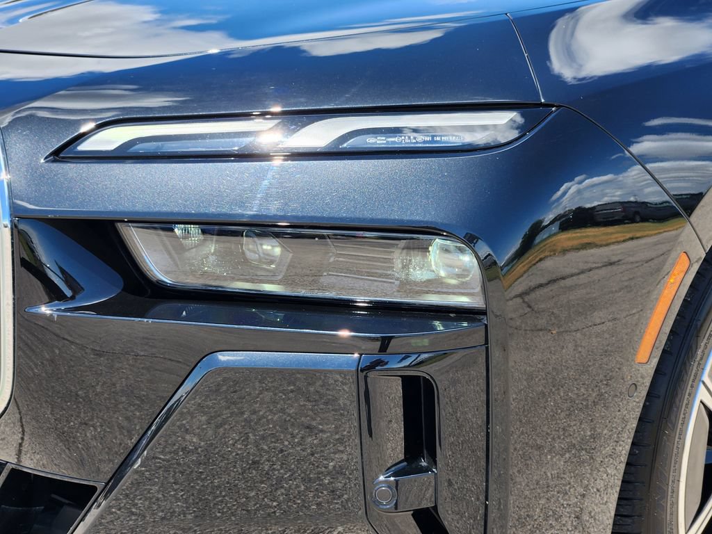 Used 2024 BMW 740i RWD image 8