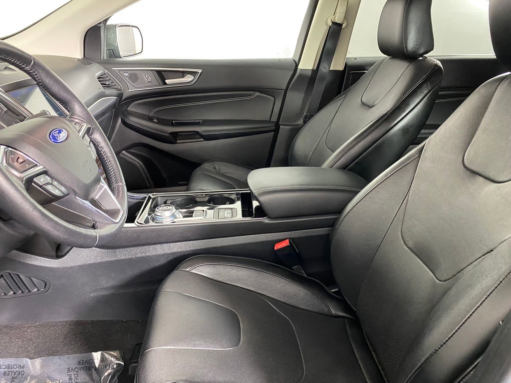 Used 2020 Ford Edge Titanium w/ Equipment Group 301A image 8