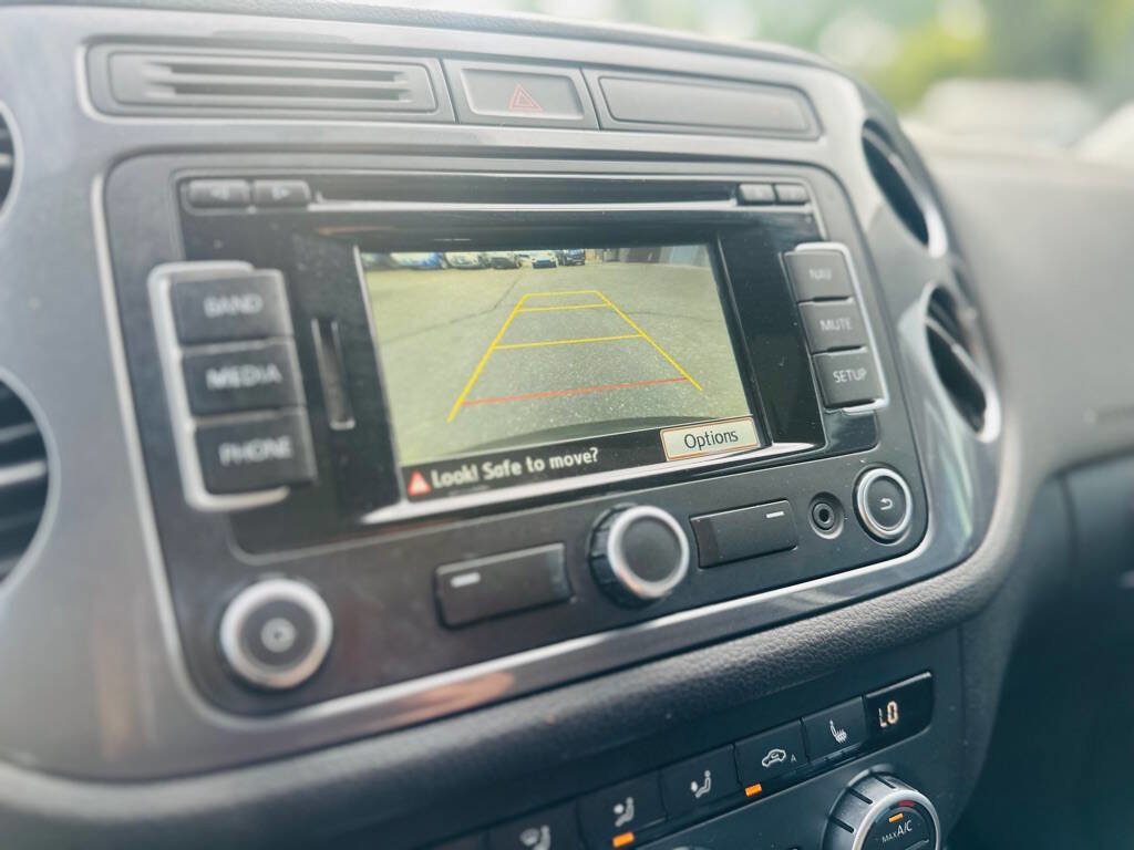 Used 2013 Volkswagen Tiguan SEL image 18