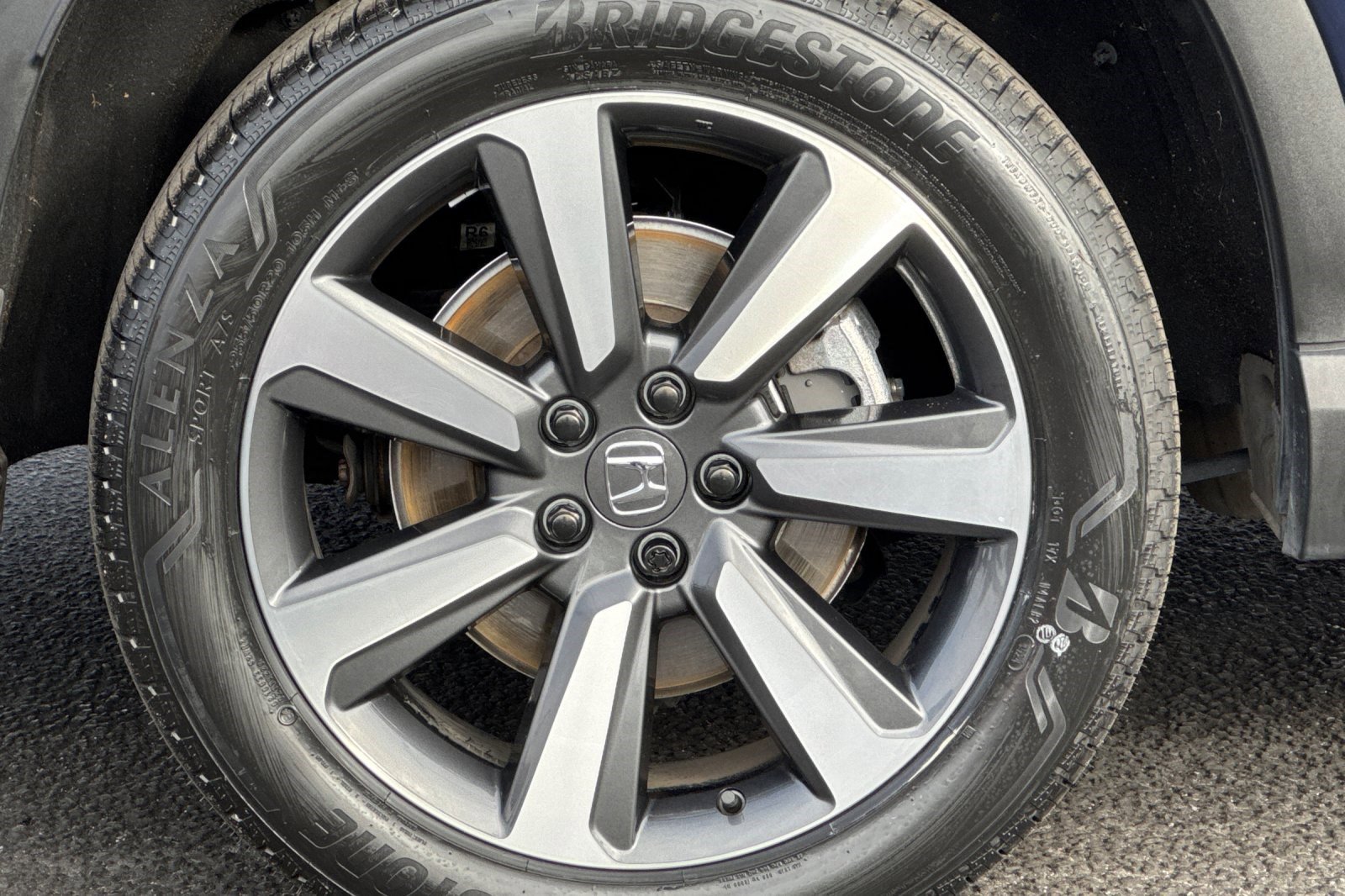 Certified 2024 Honda Pilot Touring image 11