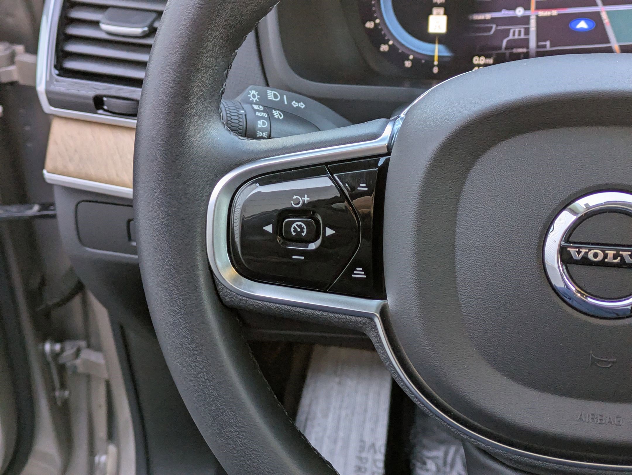 Used 2023 Volvo XC90 B6 Plus w/ Protection Package Premier image 17