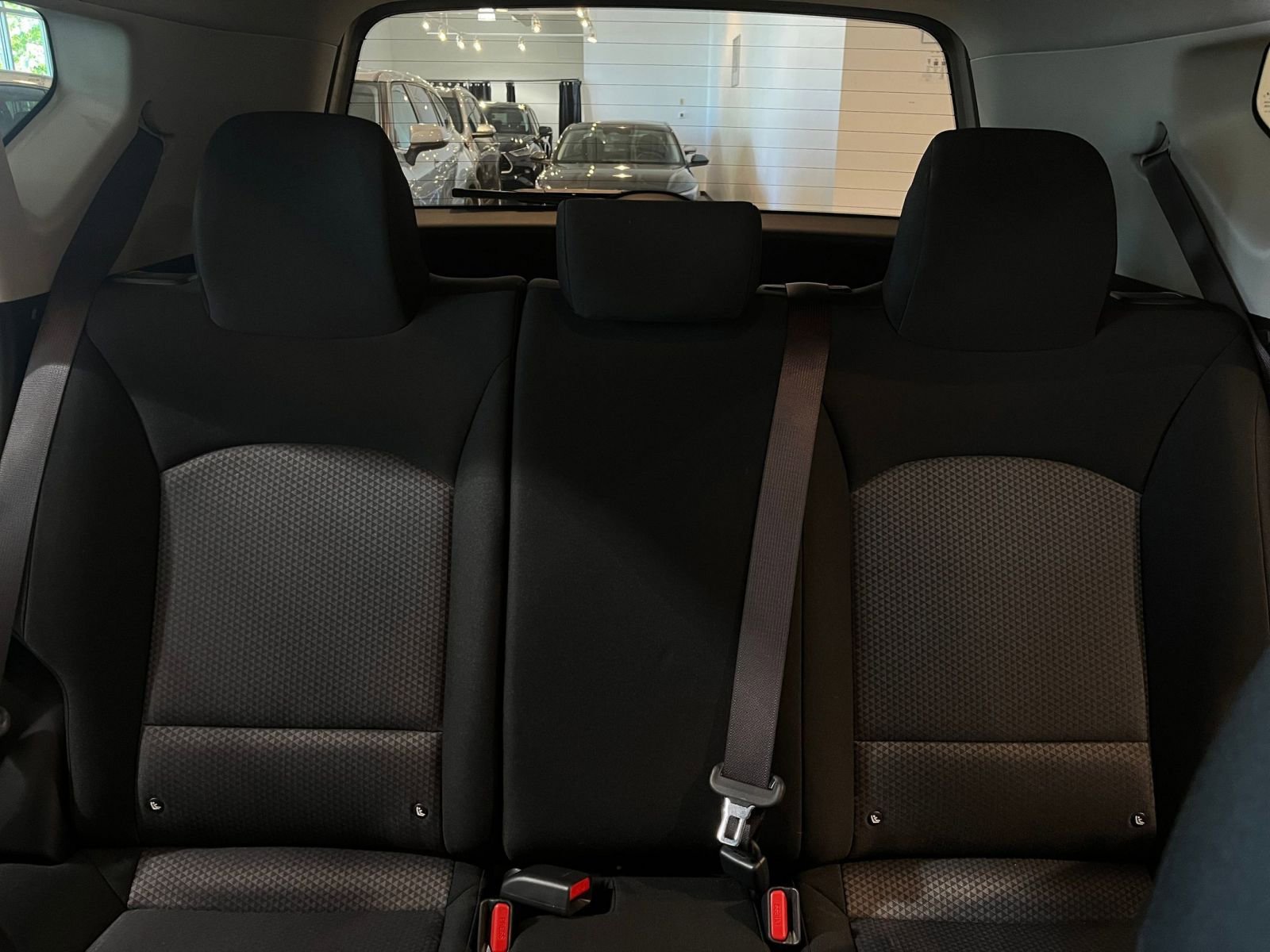 Used 2025 Kia Soul LX w/ LX Technology Package FWD image 37