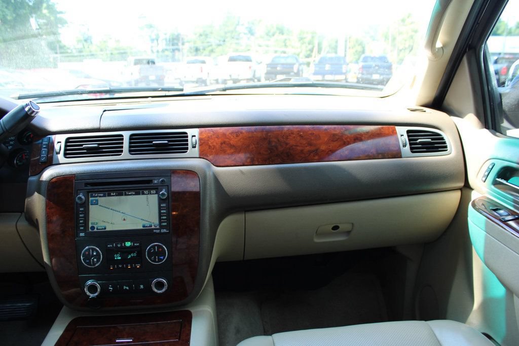 Used 2011 Chevrolet Suburban LTZ RWD image 35