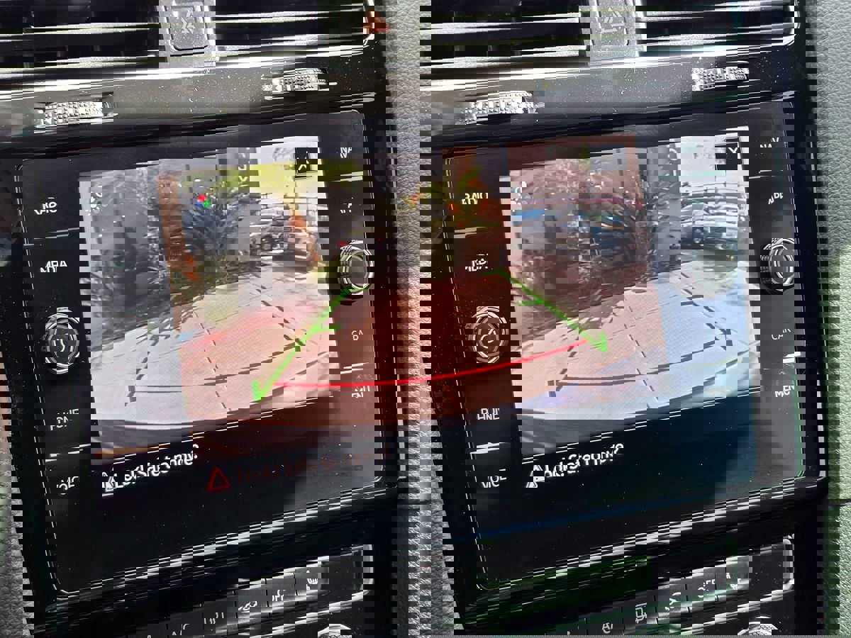 Used 2021 Volkswagen GTI SE image 36