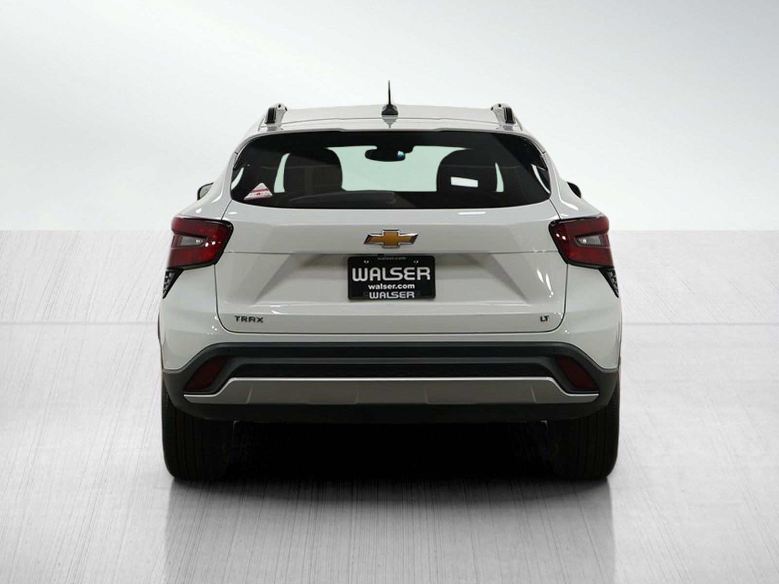 Used 2024 Chevrolet Trax LT w/ Sunroof Package image 4