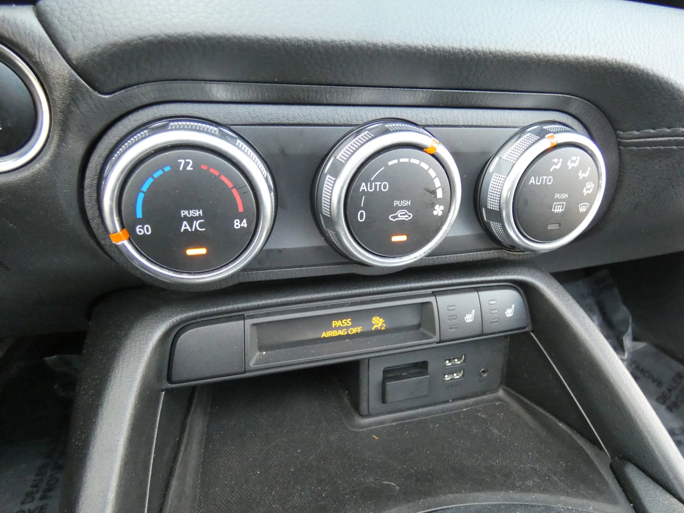 Used 2017 FIAT 124 Spider Lusso image 44