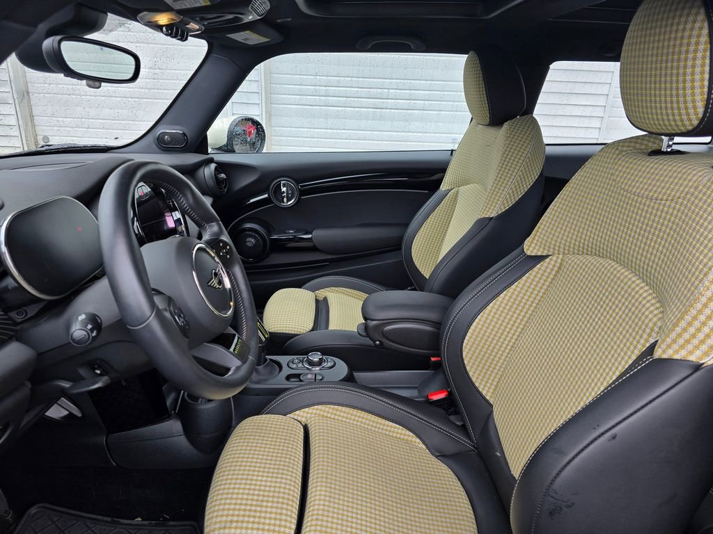Used 2024 MINI Cooper SE w/ MINI Resolute Edition image 52