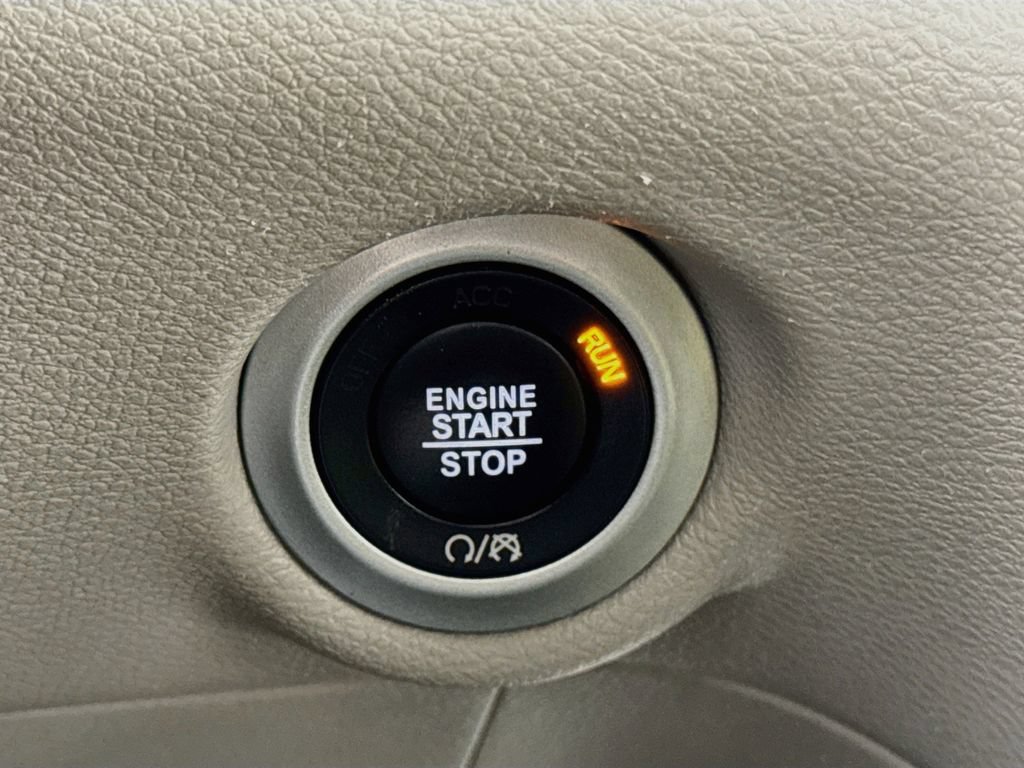 Used 2022 Chrysler Pacifica Touring-L FWD image 31