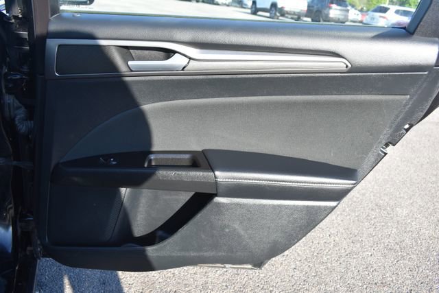 Used 2017 Ford Fusion SE w/ Fusion SE Technology Package FWD image 39
