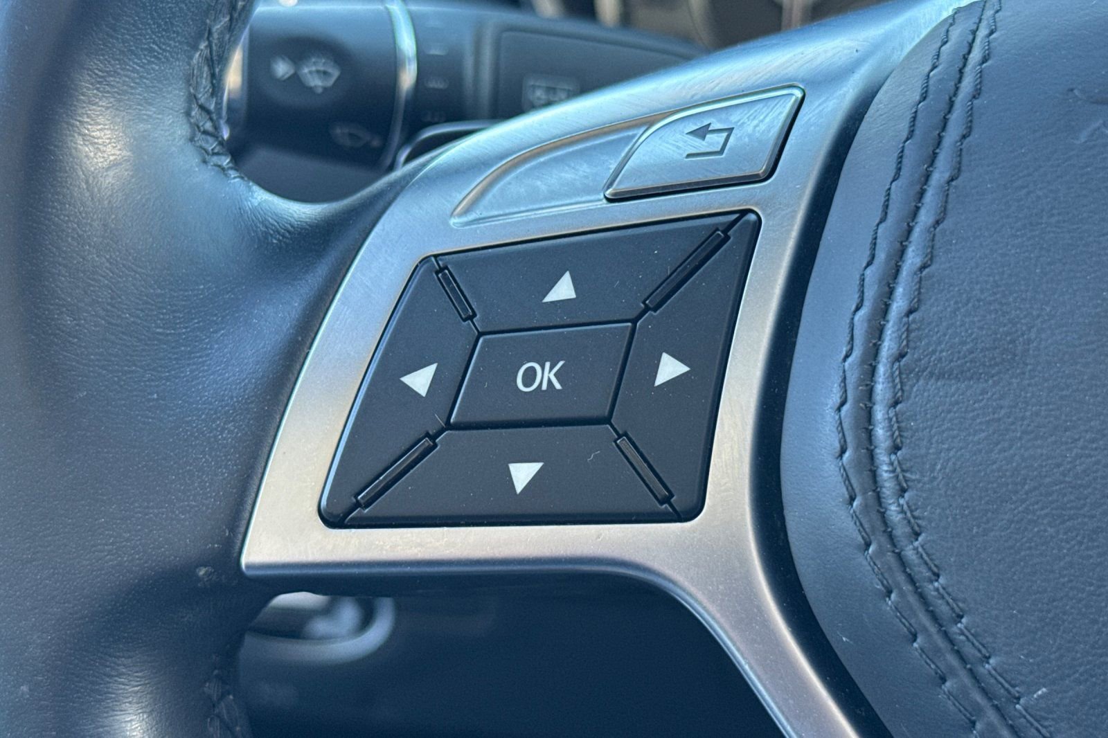 Used 2013 Mercedes-Benz SL 550 image 26