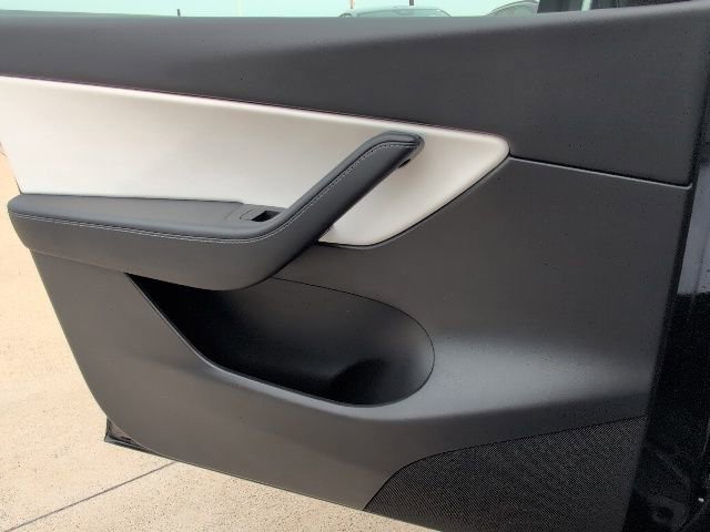 Used 2021 Tesla Model Y Long Range AWD/4WD image 14