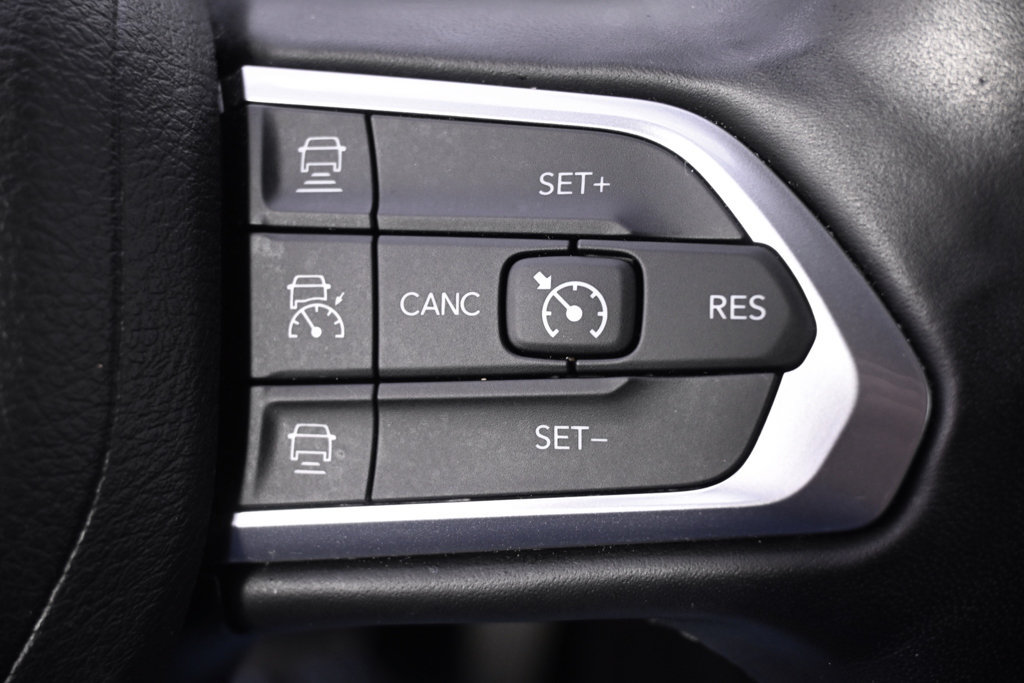 Used 2022 Jeep Compass Latitude AWD/4WD image 35