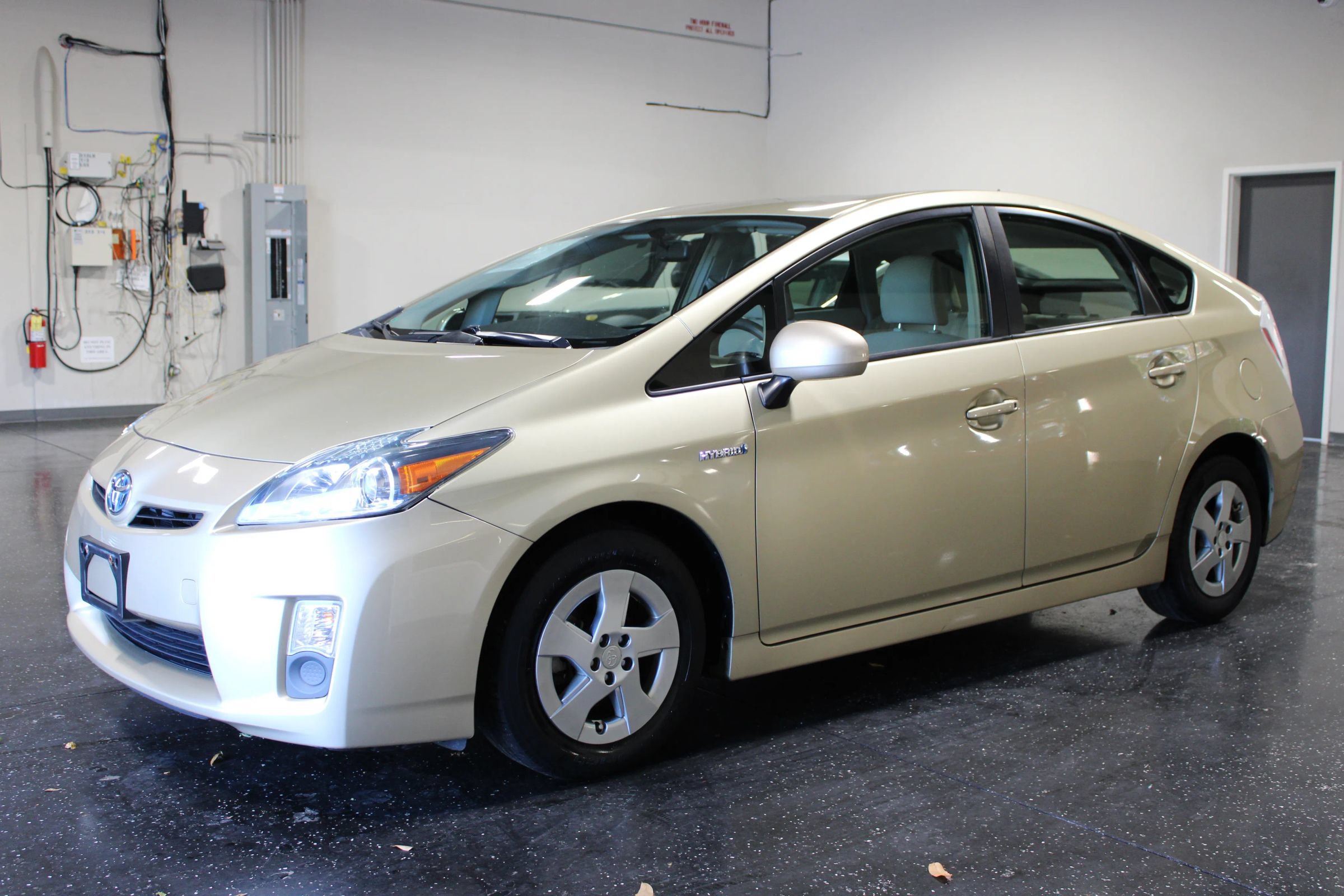 Used 2011 Toyota Prius Three w/ Navigation Pkg FWD image 7
