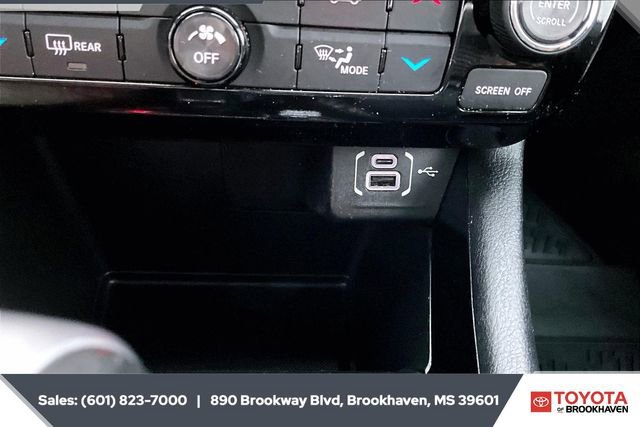 Used 2024 Jeep Compass Limited image 22