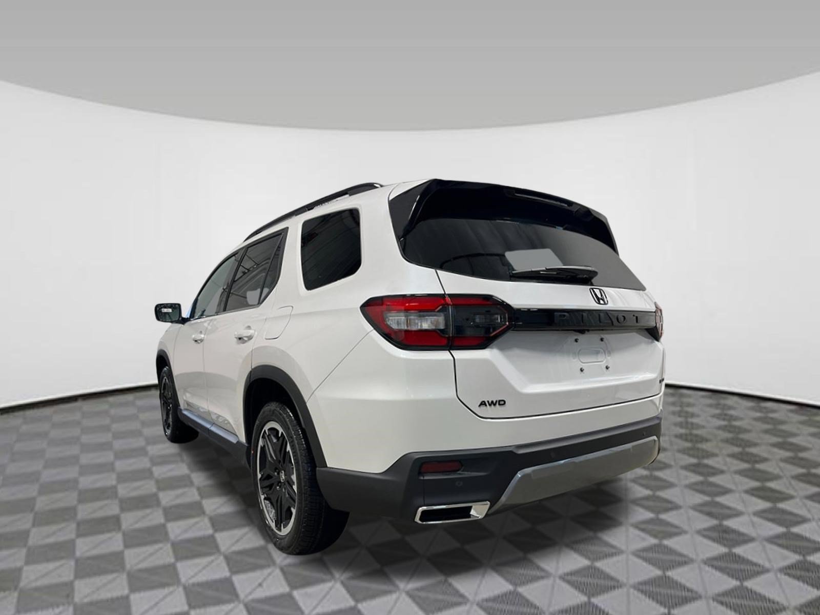 New 2026 Honda Pilot Touring image 4