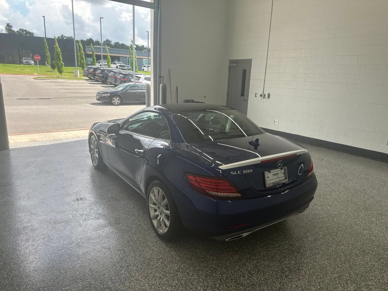 Used 2017 Mercedes-Benz SLC 300 image 2